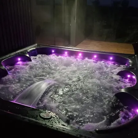 Chaleureux Avec Sauna&jacuzzi Hébergement de vacances *