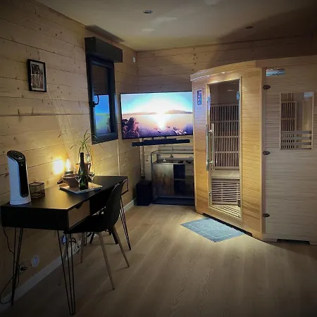 Chaleureux Avec Sauna&jacuzzi Saint-Coulitz